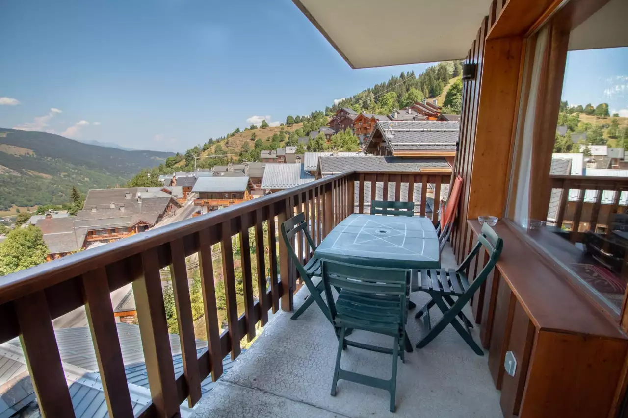 Functional apartment  Ski in/ski out  Mountain view  Balcony