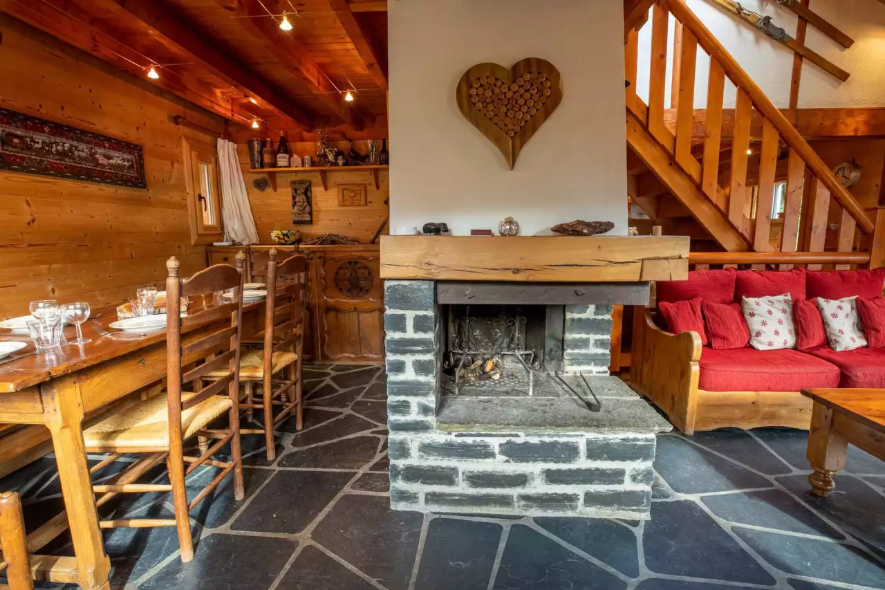 Cosy chalet  Close to the center  Mountain view  Spacious  Fireplace